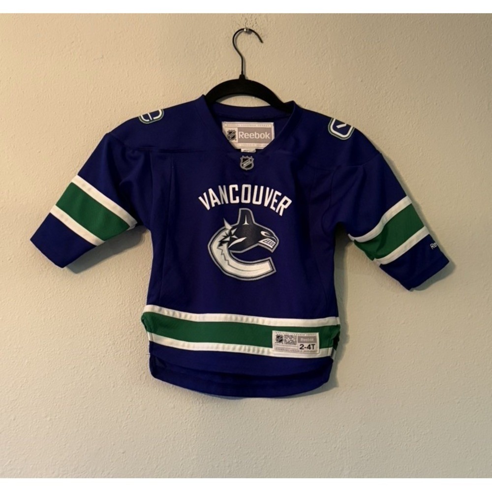 TODDLER/KIDS VANCOUVER CANUCKS 2-4T NHL LICENSED HOME REEBOK HOCKEY JERSEY